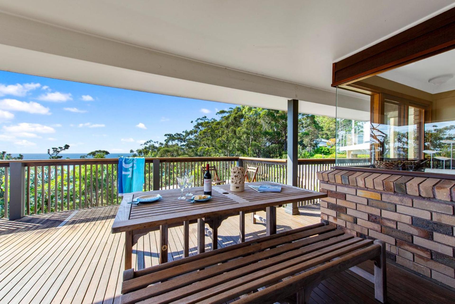 Sapphire Views - Narrawallee Beach Villa Exterior photo